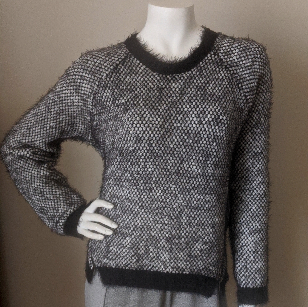 DEX Eyelash Fringe Sweater NWOT!